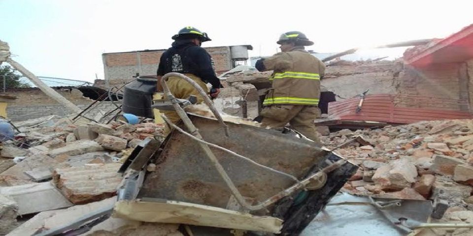 Explosión en Zapopan deja daños en siete casas Explosión en Zapopan deja daños en siete casas