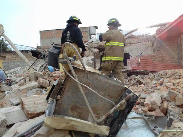 Explosión en Zapopan deja daños en siete casas - Incendio-Atemajac