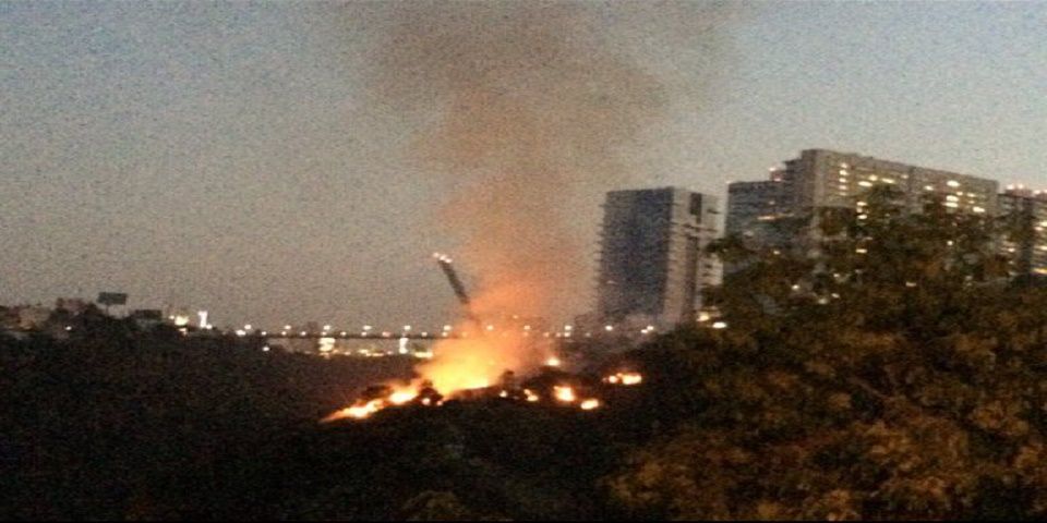 Fuerte incendio en complejo residencial de Bosques de Las Lomas