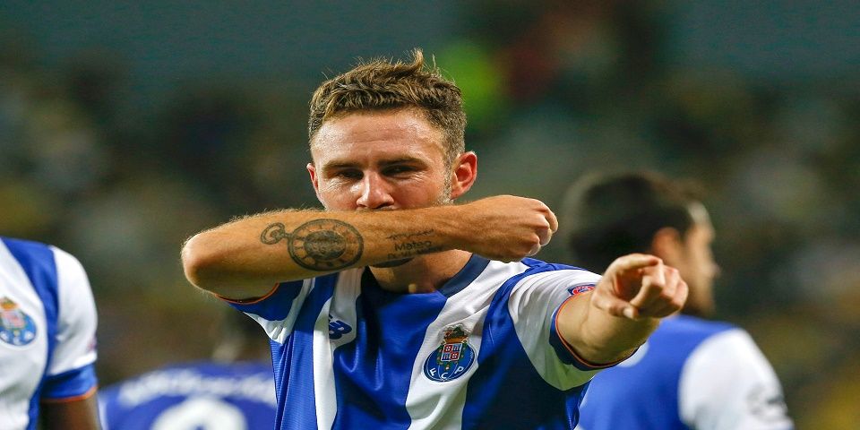 Revelan cuánto pagó el Porto al Watford por Layún