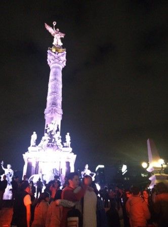 Así festejaron a Leonardo DiCaprio en México - Leonardo-DiCaprio-Angel-patog7