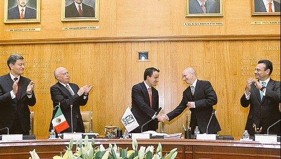 Toma posesión Mikel Arriola como director general del IMSS