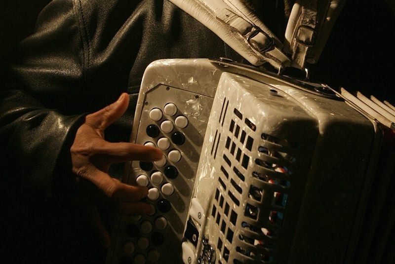 Prohibirán eventos donde vendan alcohol y toquen narcocorridos - Narcocorridos