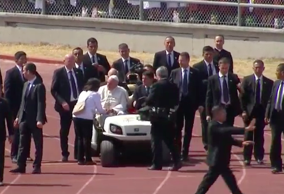Exagerados controles de seguridad deslucieron visita del papa Francisco: Desde la Fe - Papa-Francisco-Morelia-17