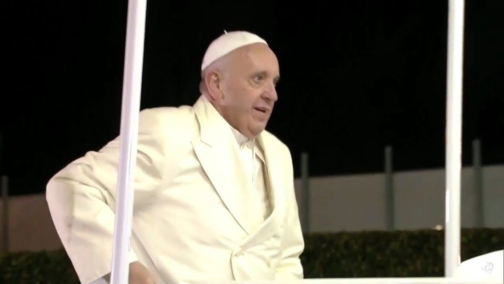 El papa Francisco llega a México - Papa-Papamovil-1024x576