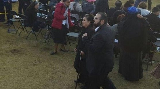 Rodrigo Vallejo reaparece en misa del papa Francisco