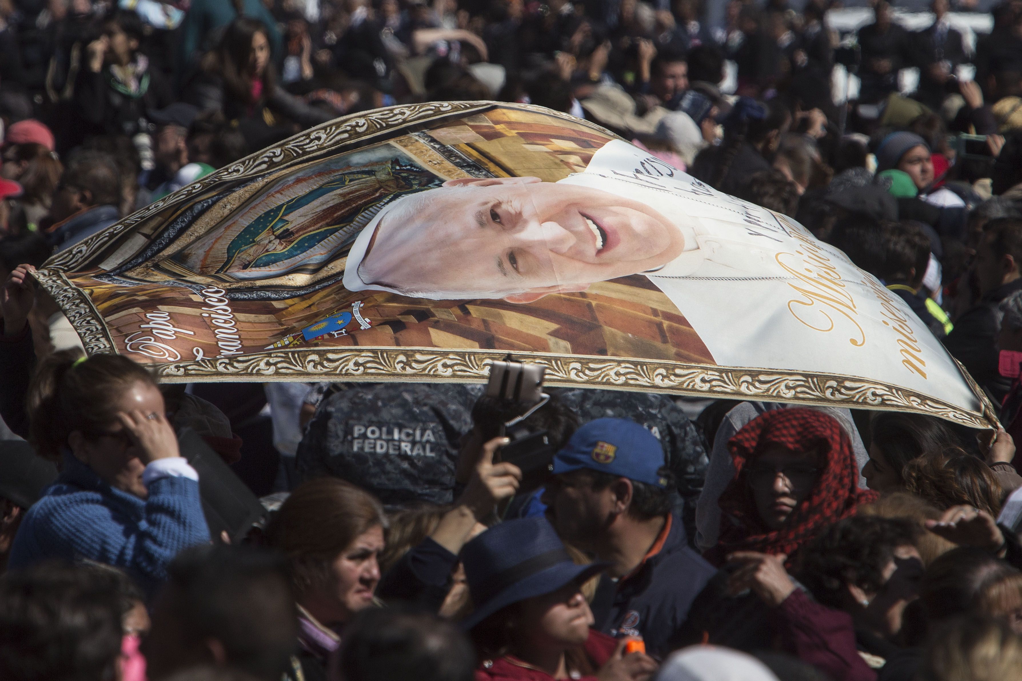 Galería: el papa Francisco en la Basílica de Guadalupe - SOP_AP_SPANI_SPAN__MEX_SPANMXCP133_PAPA_MEXICO__adan.delacruz@lopezdoriga.com_4