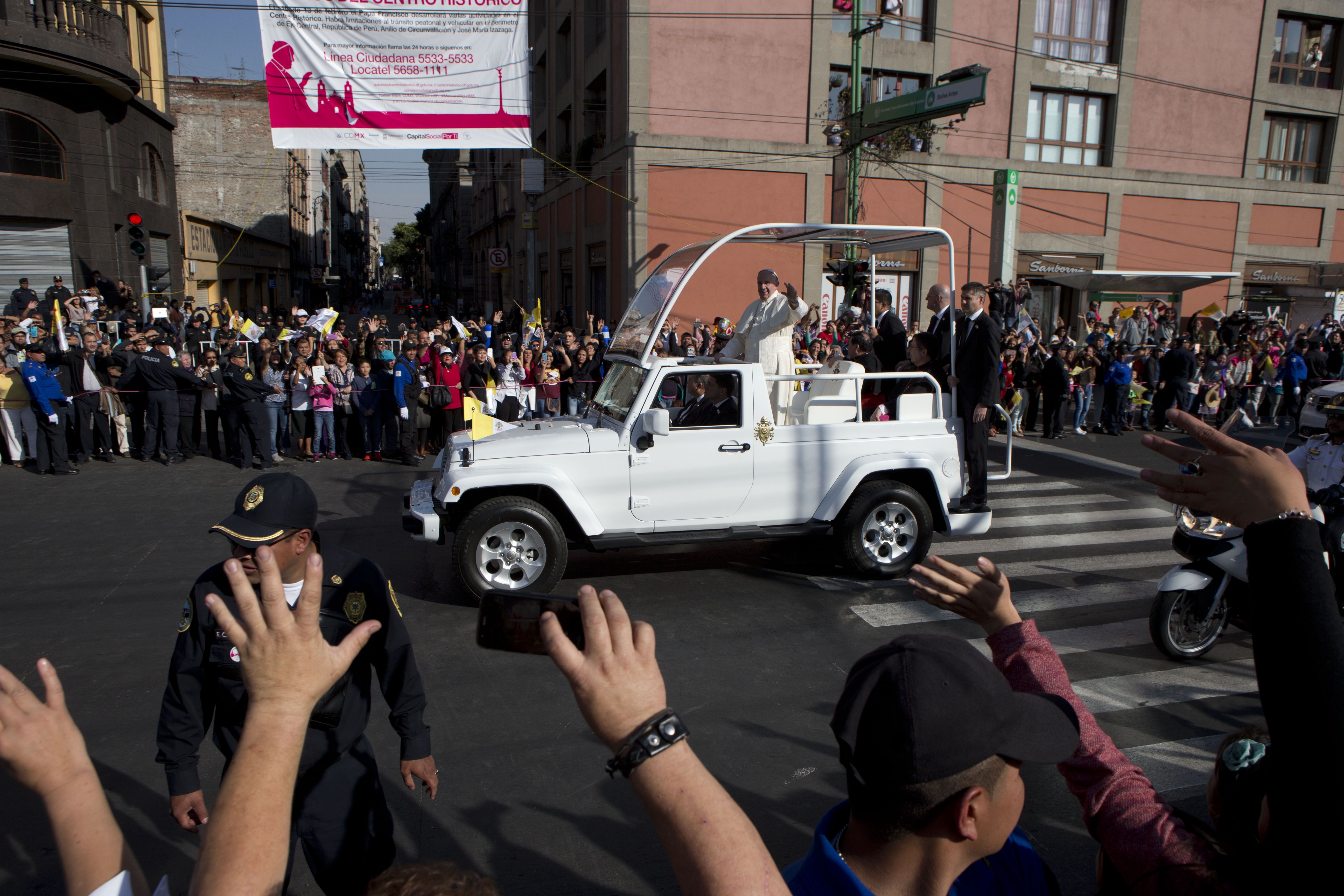 Galería: el papa Francisco en la Basílica de Guadalupe - SOP_AP_SPANI_SPAN__MEX_SPANRLB119_PAPA_MEXICO__adan.delacruz@lopezdoriga.com_2