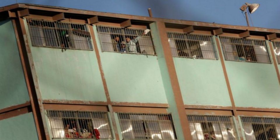 Trasladan a 233 reos de penal de Topo Chico