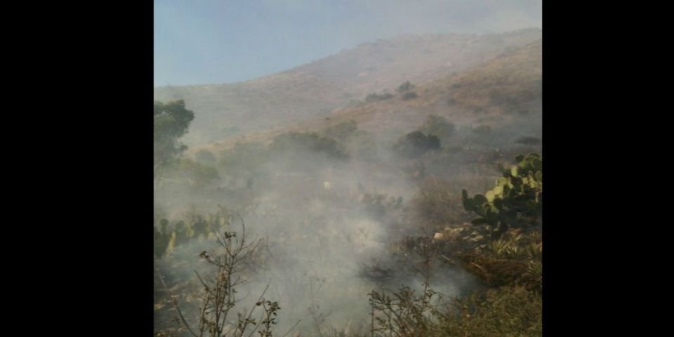 Quema de pastizales deja olor a quemado en la Ciudad de México