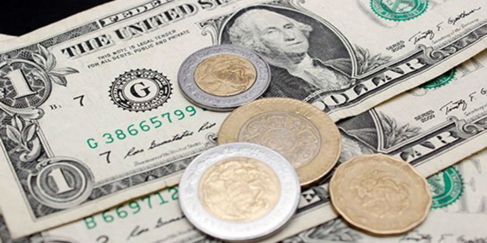 Venden dólar en 18.54 pesos