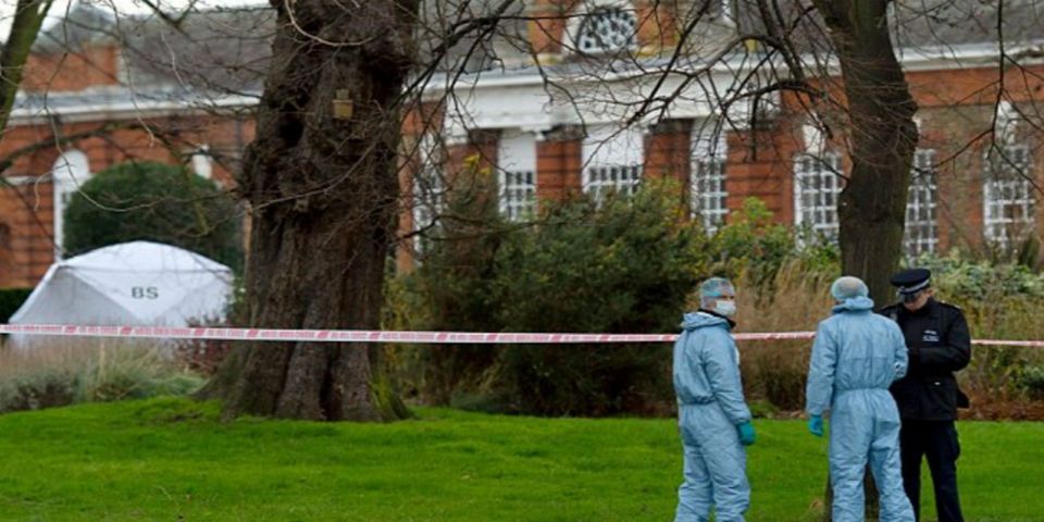 Hombre se inmola frente al Palacio de Kensington