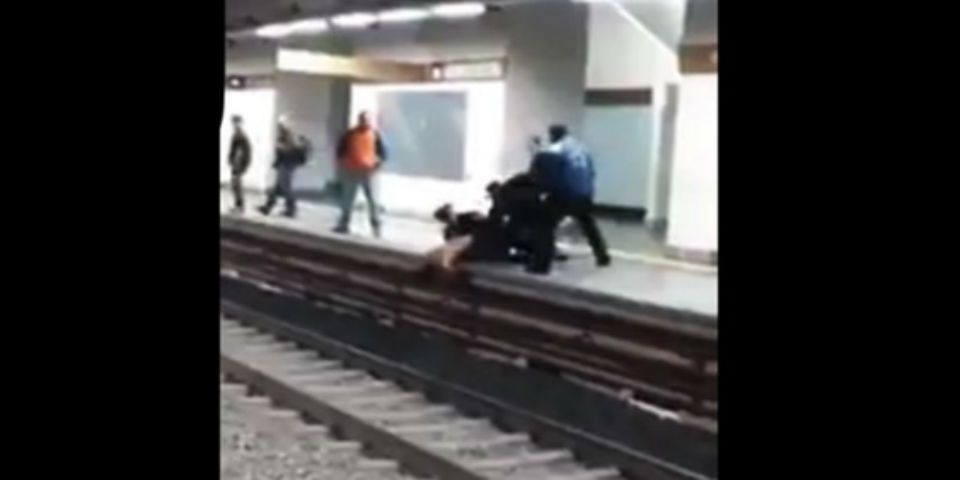 Video: hombre intenta suicidarse en Línea 12 del Metro