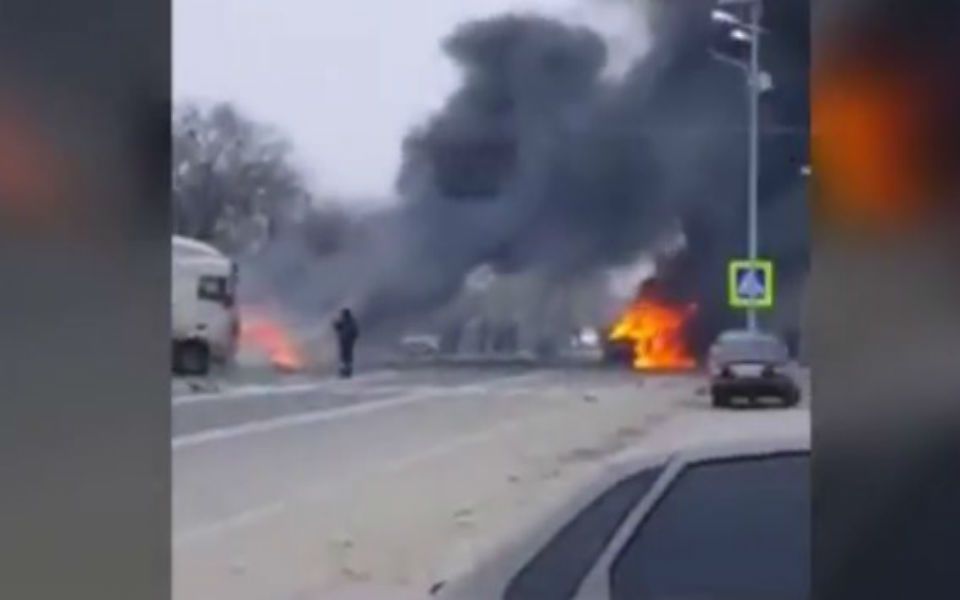 Coche bomba explota en Rusia, hay tres muertos y 19 heridos