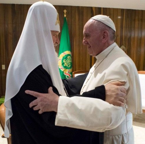 Histórico encuentro entre el papa Francisco y el patriarca Kirill - Screenshot_237