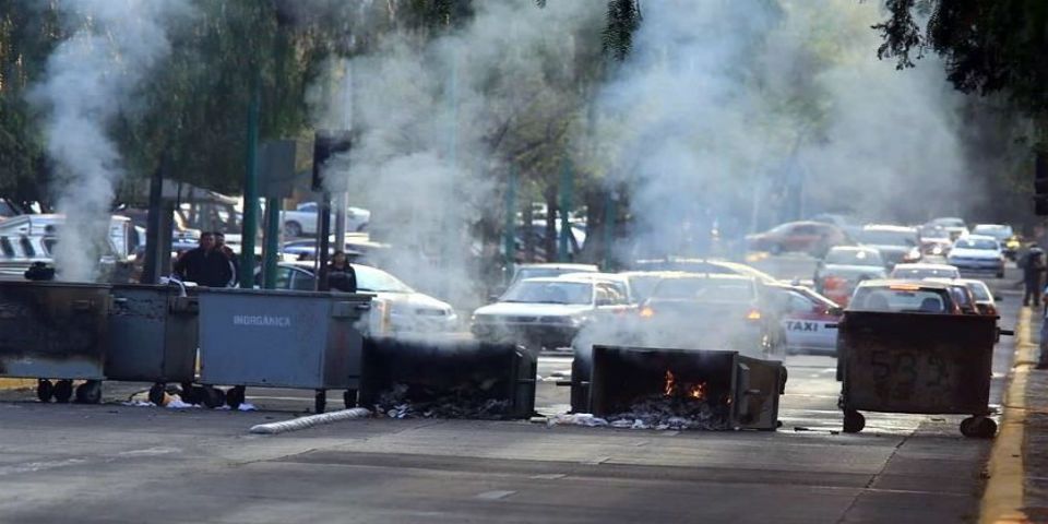 PGJ investiga robo a elementos de la policía durante disturbios de CU PGJ investiga robo a elementos de la policía durante disturbios de CU