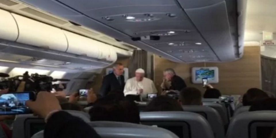 Conferencia de prensa del papa Francisco en el vuelo de Roma-La Habana