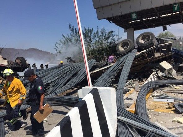 Vuelca tráiler en la México-Acapulco - Screenshot_30-2