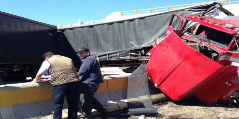 Carambola en el libramiento noreste de Querétaro