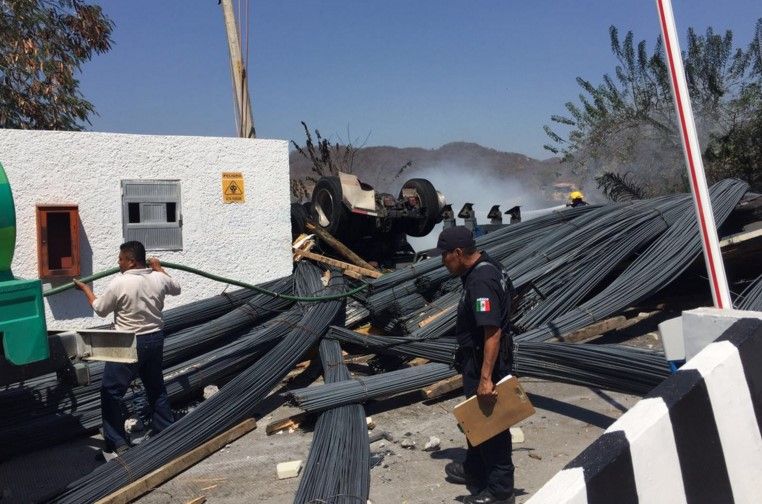 Vuelca tráiler en la México-Acapulco - Screenshot_31-2