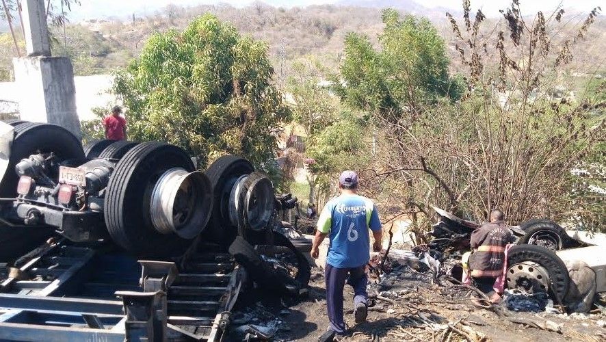 Vuelca tráiler en la México-Acapulco - Screenshot_34-2