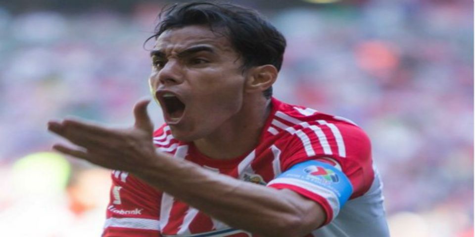 Chivas sigue en el fondo, pierde ante León