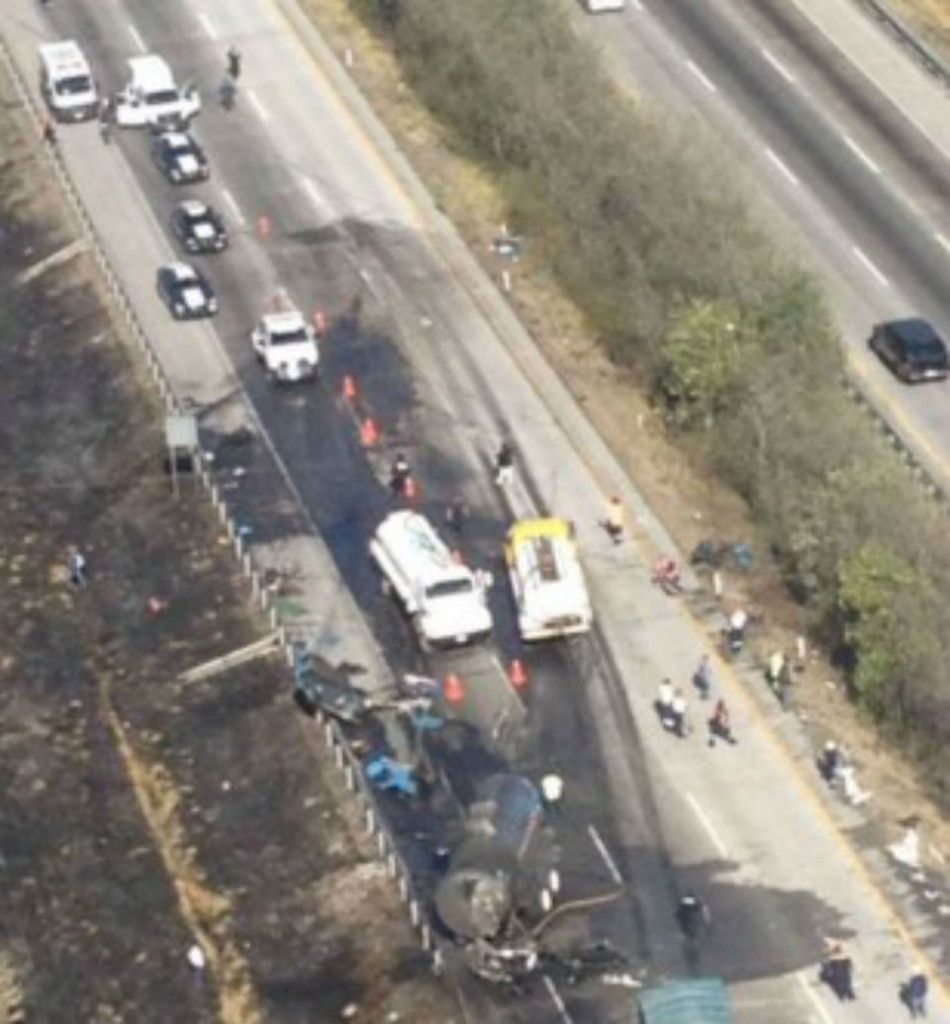 Doble accidente vial en la autopista México-Querétaro - Screenshot_64-950x1024