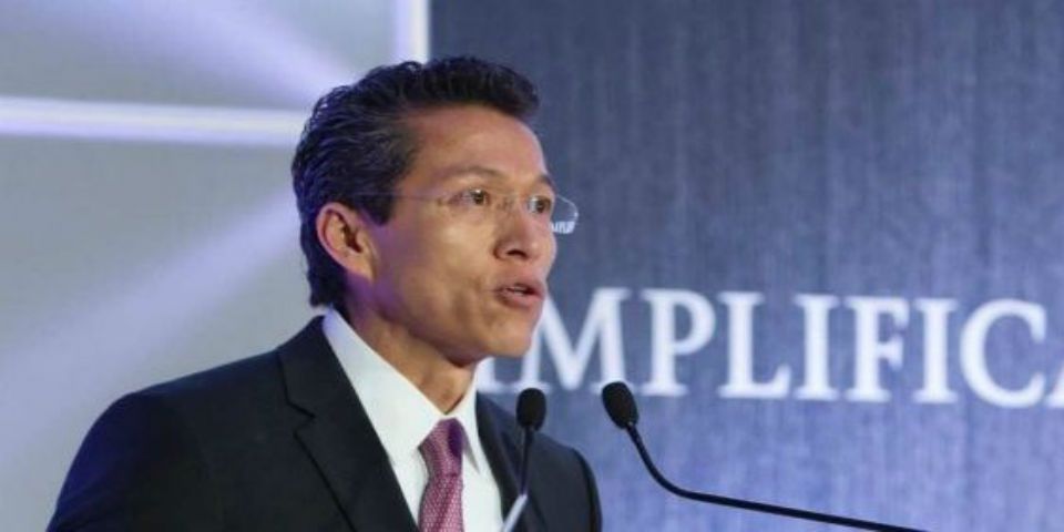 SAT investigará a 174 mil mexicanos en EE.UU.