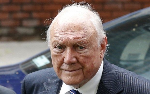 La BBC protegió celebridades pederastas durante décadas - Stuart-Hall_2592863b