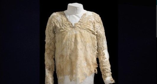 Encuentran el vestido más viejo del mundo Encuentran el vestido más viejo del mundo