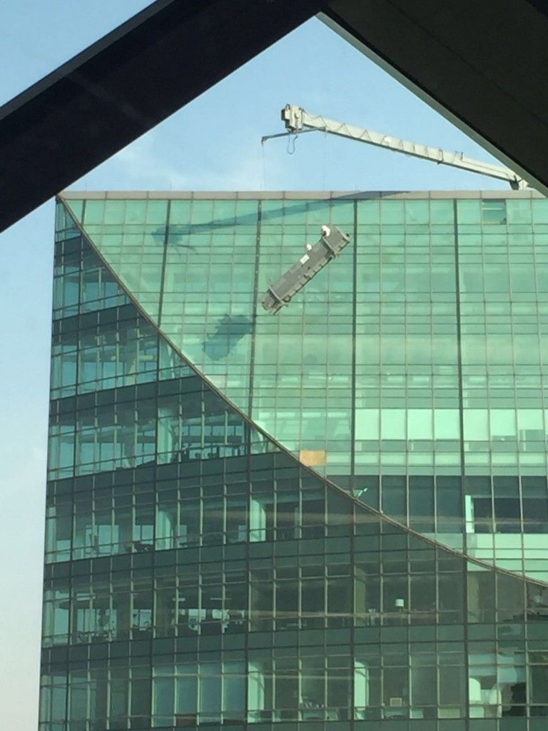 Rescatan a tres trabajadores de andamio en la Torre Mayor - Torre-Mayor-andamio2-768x1024