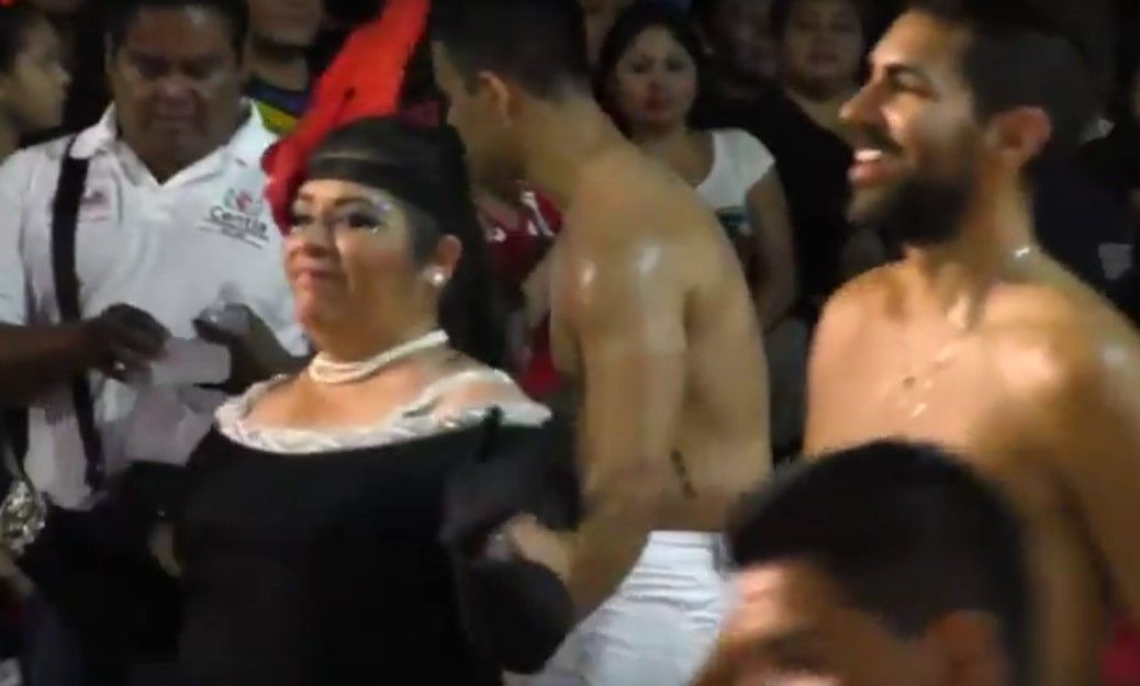 Video: bailan sensualmente a alcaldesa de Centla - alcaldesa-Centla-ayto-Centla