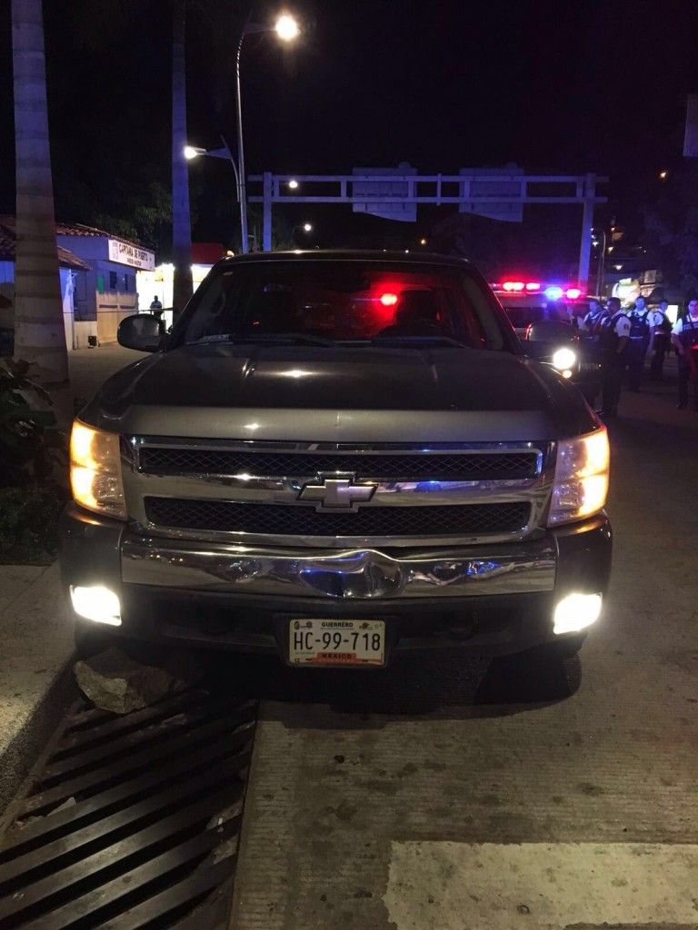 Asesinan a tres personas en la Costera de Acapulco - asesinan-a-tres-en-acapulco-768x1024