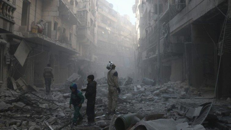 Mueren 50 civiles por ataques contra hospitales en Siria