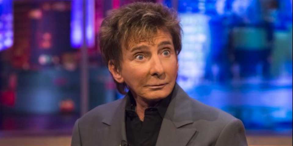 Hospitalizan a Barry Manilow en Los Ángeles
