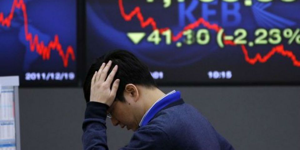 Bolsas asiáticas siguen cerrando con bajas - caen_bolsas_619x300