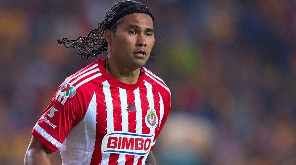 Chivas desmiente que 'Gullit' Peña fuera separado - carlos-gullit-pena