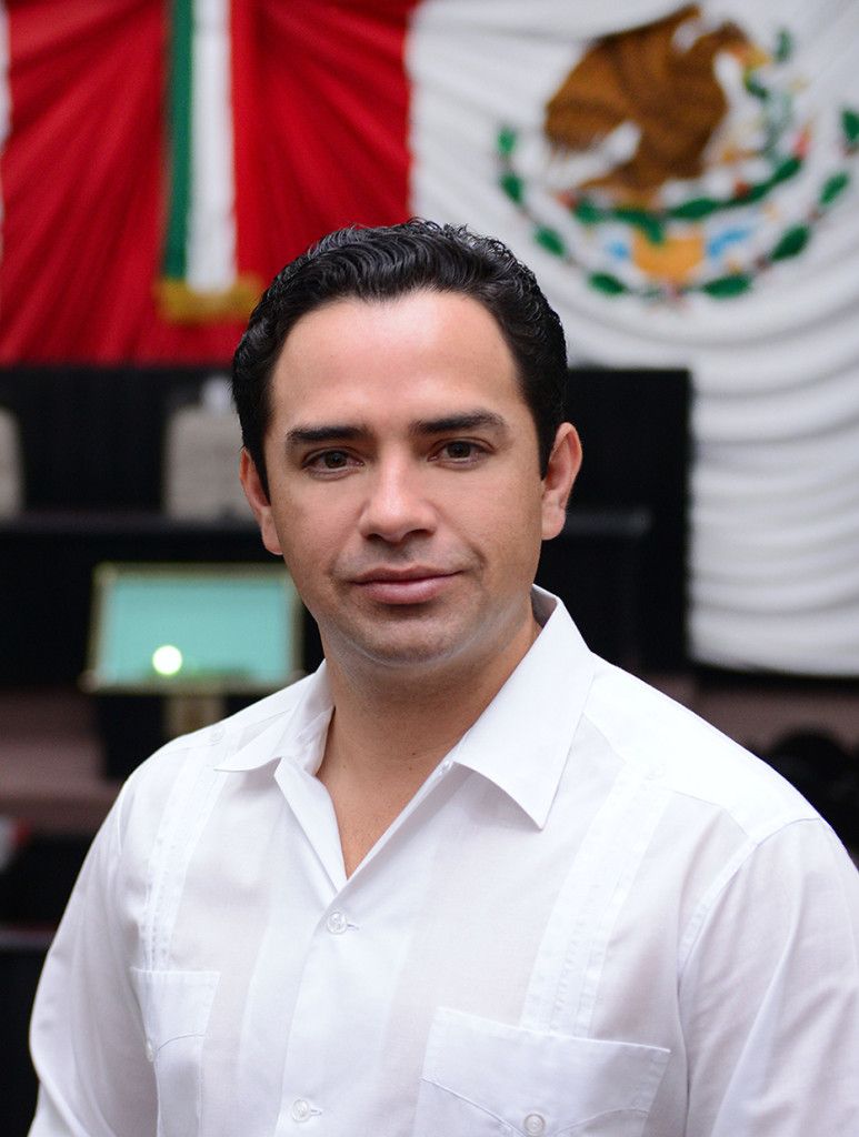 José Luis Toledo queda fuera para candidatura del PRI en Quintana Roo - chanito-773x1024