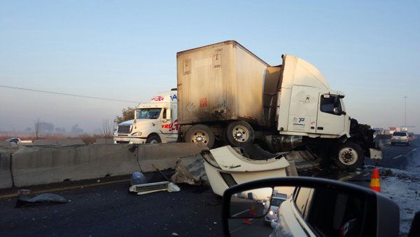 Choque en Circuito Exterior Mexiquense deja un muerto - choque-circuito-mexiquense-1