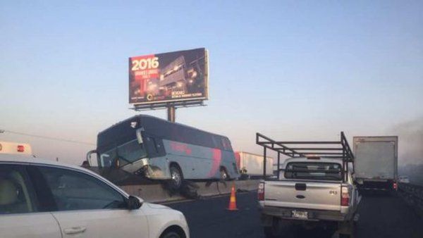 Choque en Circuito Exterior Mexiquense deja un muerto - choque-circuito-mexiquense-3