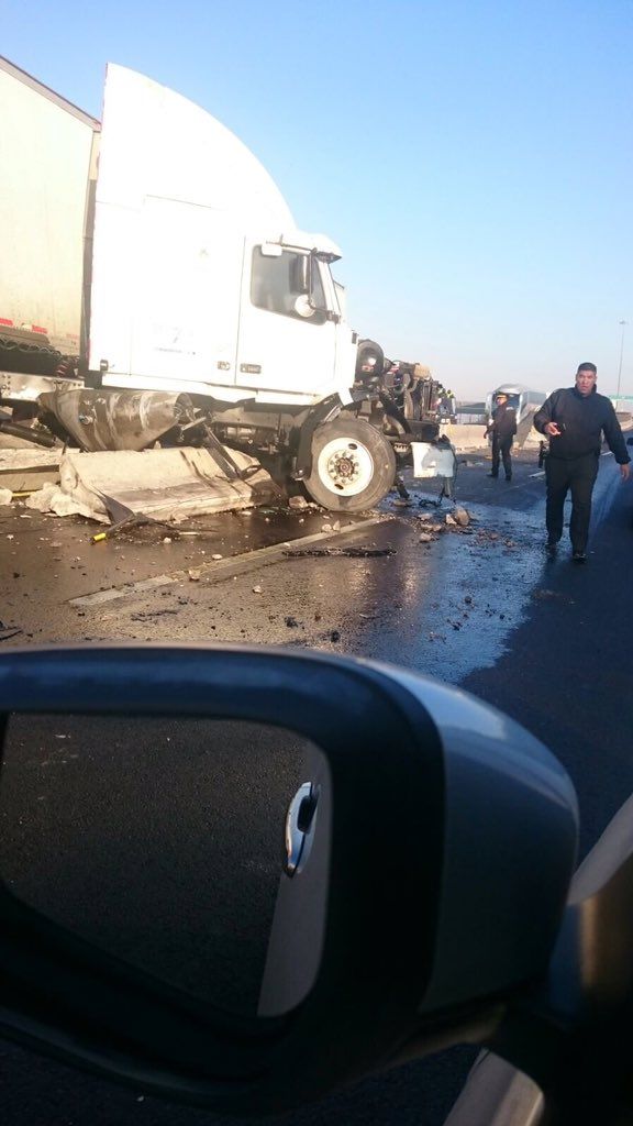 Choque en Circuito Exterior Mexiquense deja un muerto - choque-circuito-mexiquense-5