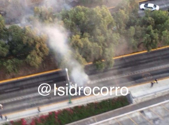 Detención de "El Yorch" ocasiona disturbios en la UNAM - coche-incendio-UNAM-Huatoo