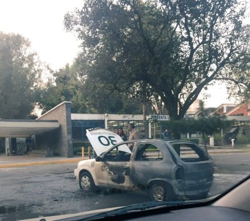 Detención de "El Yorch" ocasiona disturbios en la UNAM - coche-incendio-UNAM-jessybulbo1