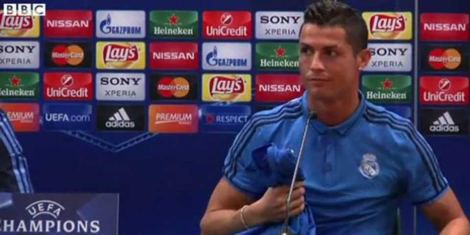 Cristiano Ronaldo calla a un periodista y deja conferencia de prensa