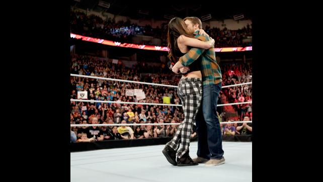 Daniel Bryan confirma su retiro en un emotivo Raw - despedida-Daniel-Bryan-2