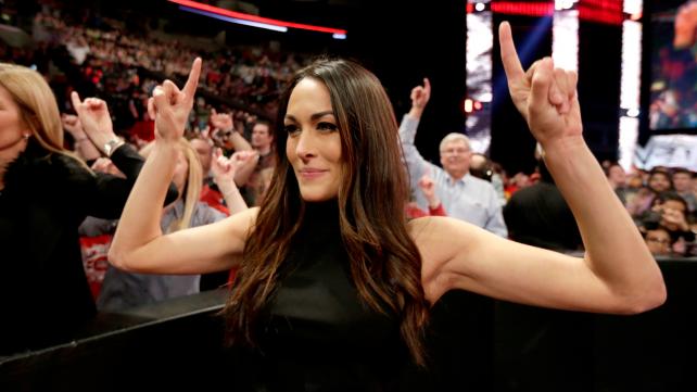 Daniel Bryan confirma su retiro en un emotivo Raw - despedida-Daniel-Bryan-6