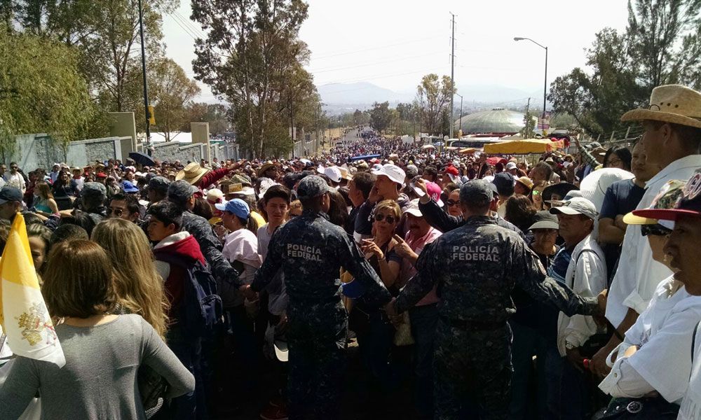 Controlan corto circuito en estadio donde estará el papa - enfrentamiento-estadio-morelos-1