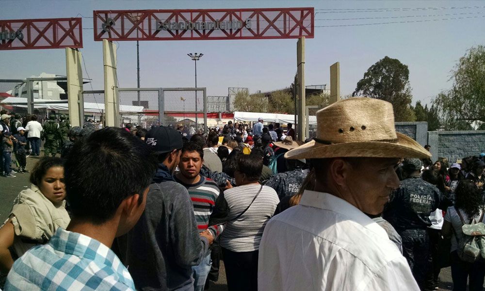 Controlan corto circuito en estadio donde estará el papa - enfrentamiento-estadio-morelos-4