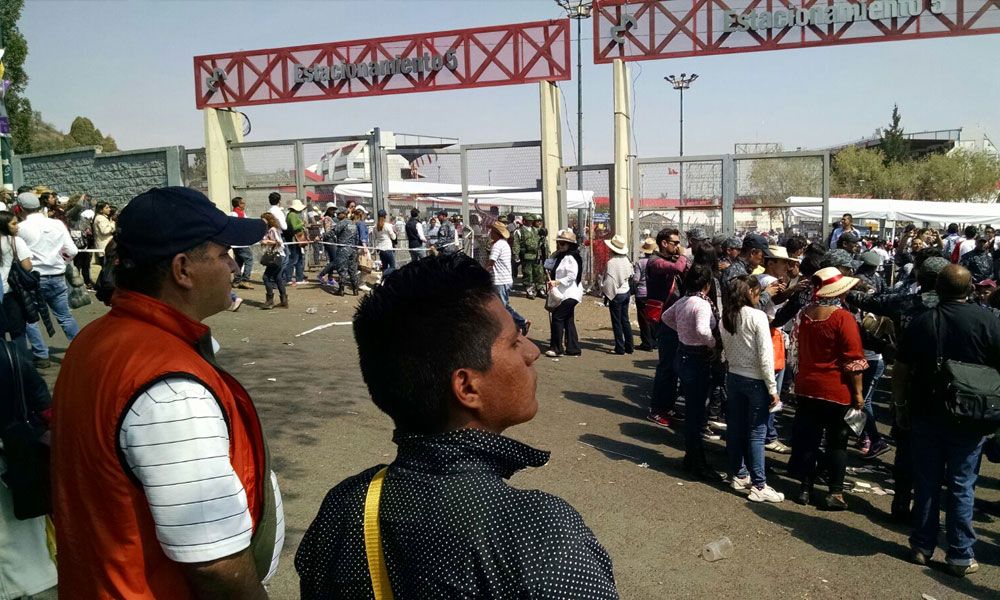 Controlan corto circuito en estadio donde estará el papa - enfrentamiento-estadio-morelos-7