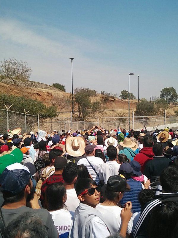 Controlan corto circuito en estadio donde estará el papa - enfrentamiento-estadio-morelos-9